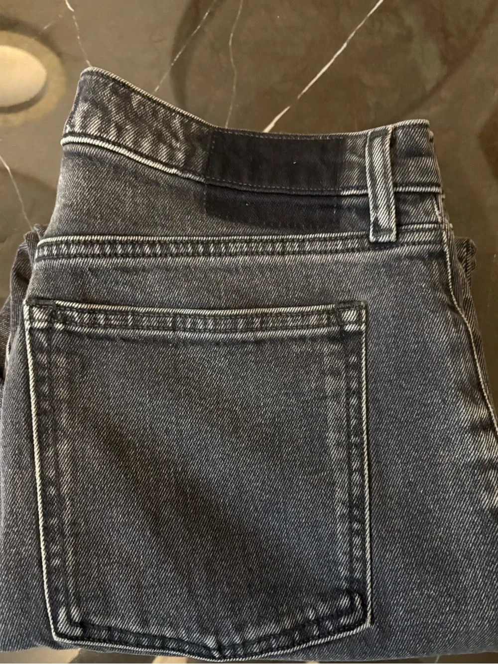 Abercrombie & Fitch The Mom High Rise Jeans Denim Washed Black Size 30/10 Womens